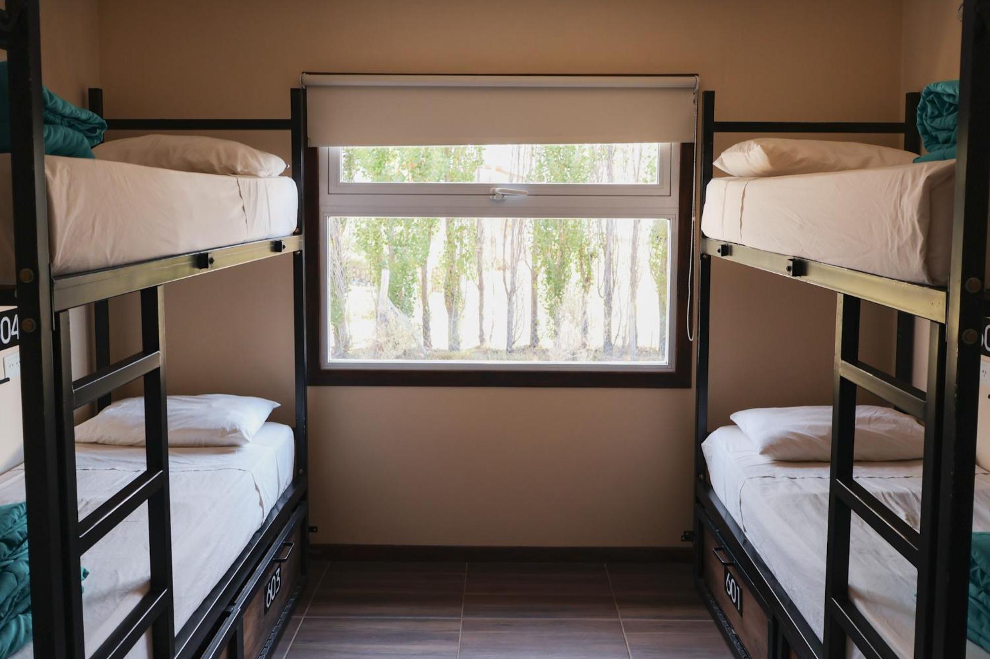 Folk Hostel *